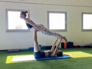 Acro yoga