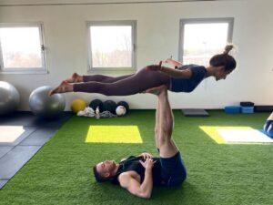 Acro yoga