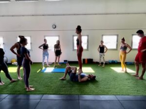 Acro yoga