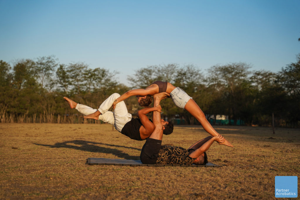 Acro yoga